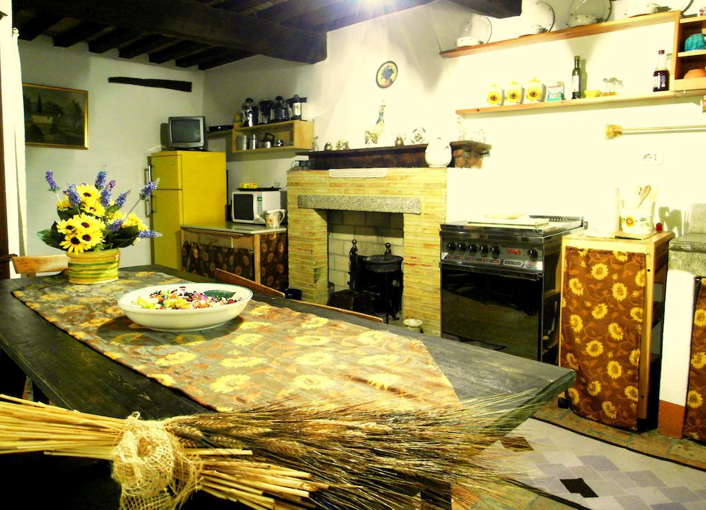 Guest House Il Borgo Di Sempronio Semproniano Szoba fotó