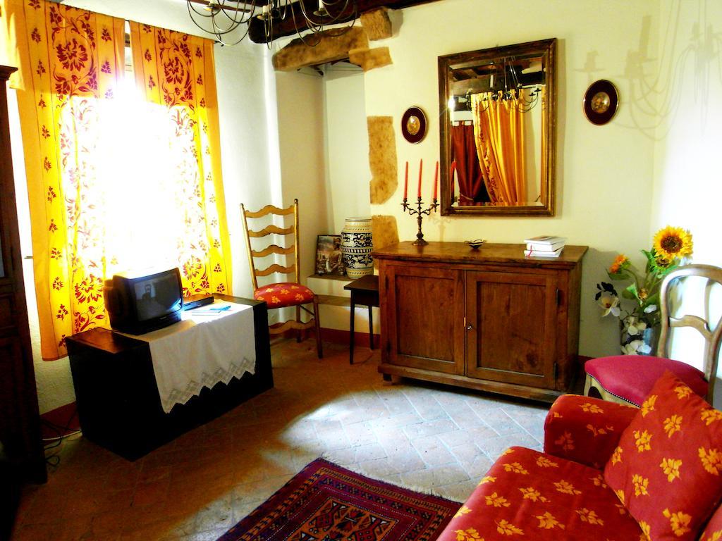 Guest House Il Borgo Di Sempronio Semproniano Szoba fotó